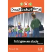 PLF4 Intrigue Au Stade Livre+CD. Адриан Пайе. Фото 1